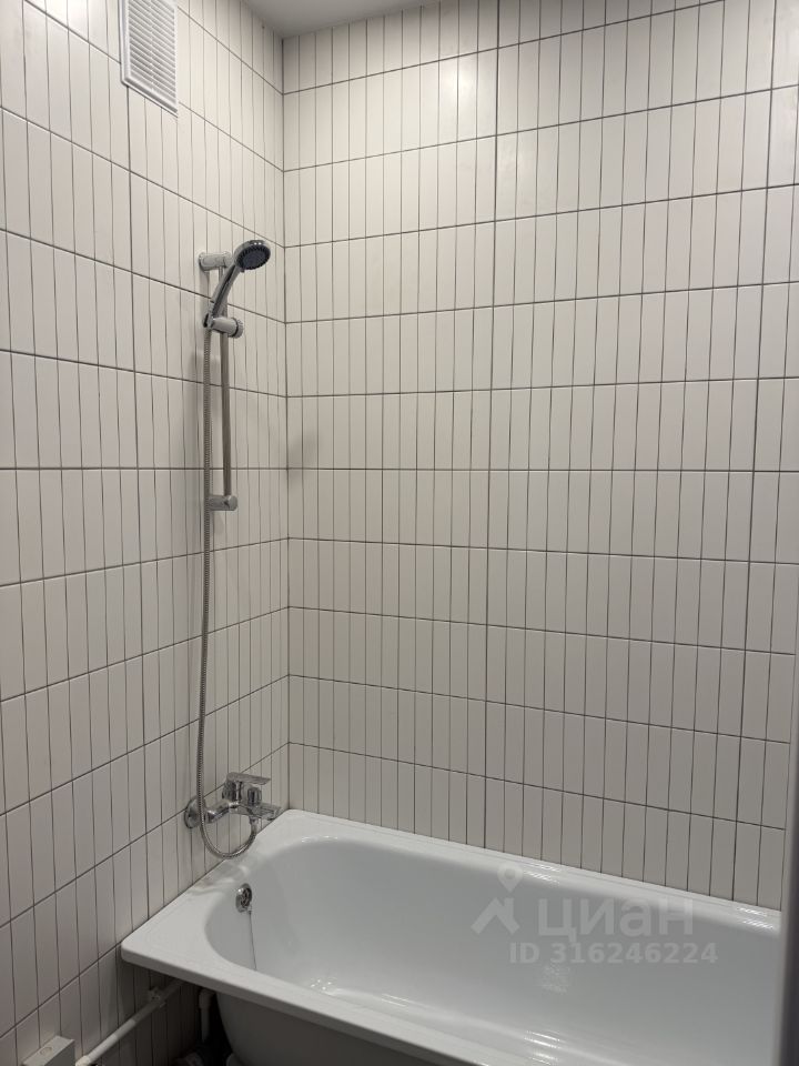 Продажа 2-комн квартиры на вторичном рынке Колпино, проспект Ленина, 60