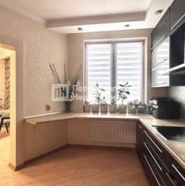 Продажа 3-комн квартиры на вторичном рынке Комендантский пр-кт