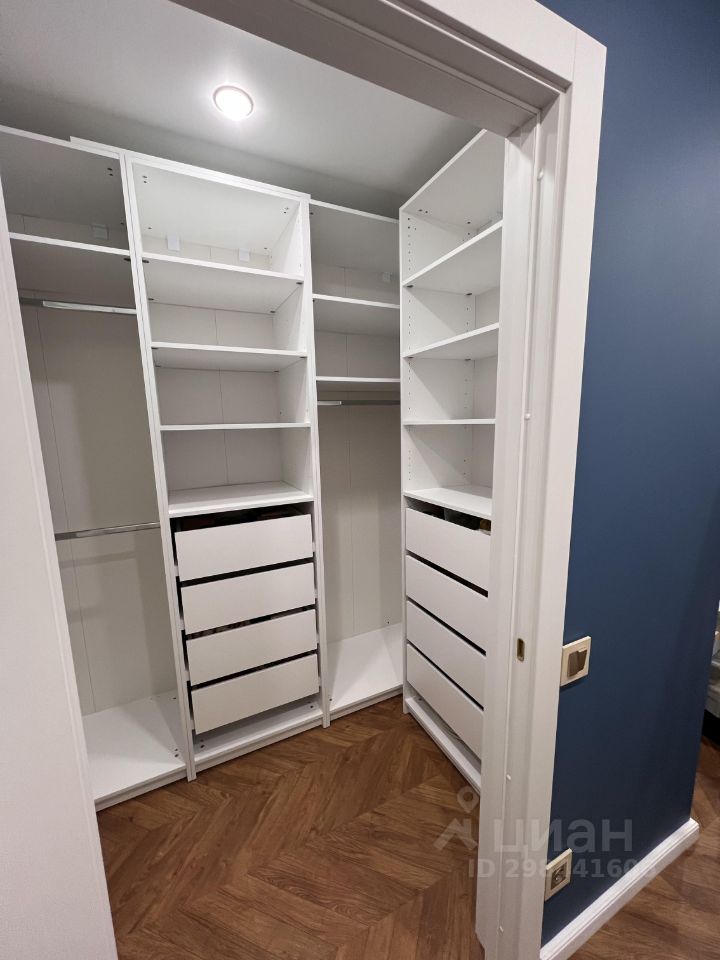 Продажа 2-комн квартиры на вторичном рынке пос. Шушары, Пулковское тер., улица Переведенская, 6