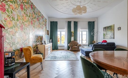 Продажа 2-комн квартиры на вторичном рынке Каменноостровский пр-кт,  д. 19/13