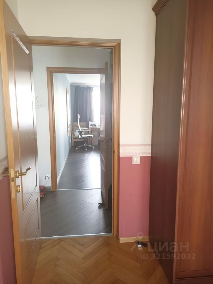 Продажа 4-комн квартиры на вторичном рынке Смоленский бульвар, 6-8