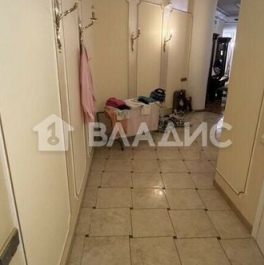 Продажа 8-комн квартиры на вторичном рынке Можайское шоссе