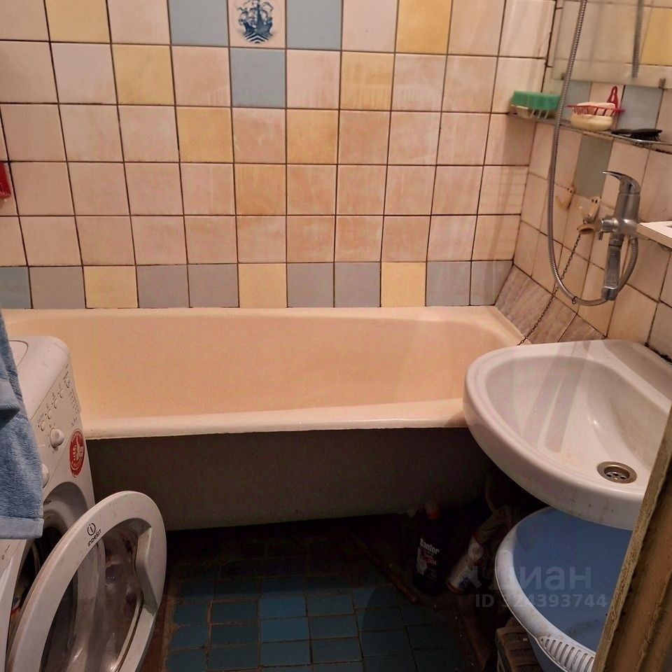 Продажа 2-комн квартиры на вторичном рынке улица Антонова-Овсеенко, 5К2