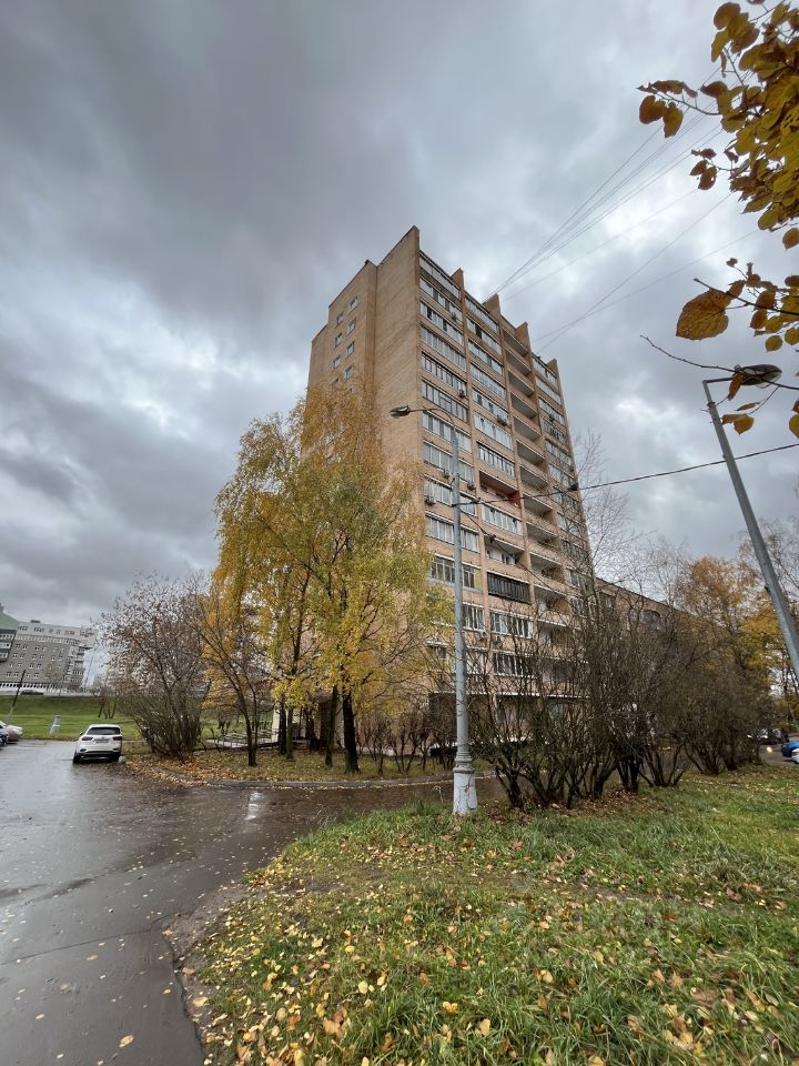 Продажа 1-комн квартиры на вторичном рынке проезд Черского, 1