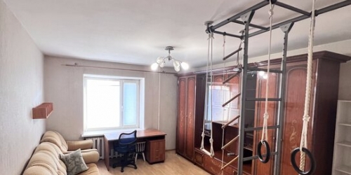 3-комн квартира улица Бадаева,  д. 5