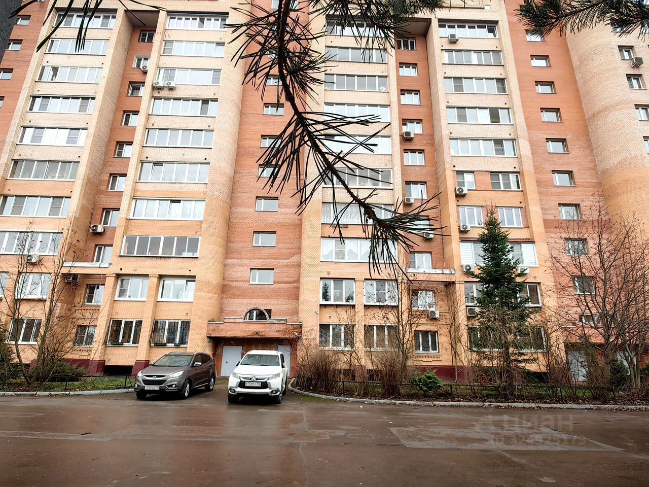 Продажа 3-комн квартиры на вторичном рынке Западный мкр, улица 25 лет Октября, 14