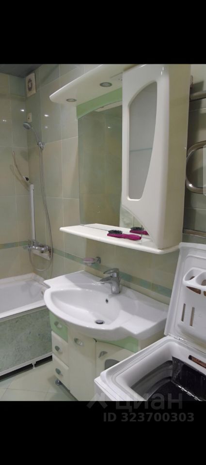 Продажа 2-комн квартиры на вторичном рынке ВНИИССОК пгт, улица Дружбы, 1