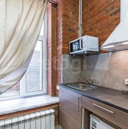 Продажа 6-комн квартиры на вторичном рынке Съезжинская улица,  д. 32