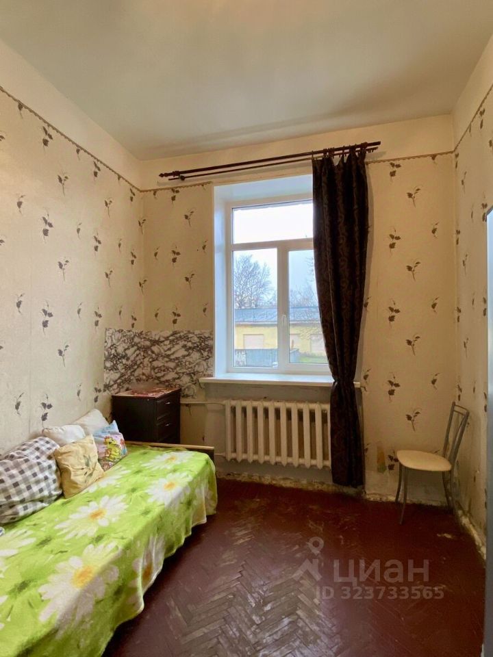 Продажа комнаты улица Александра Ульянова, 10