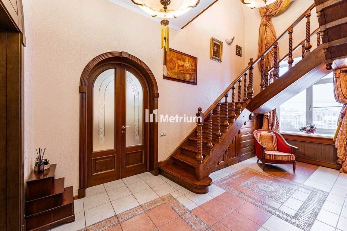 Продажа 5-комн квартиры на вторичном рынке Руновский переулок, 12