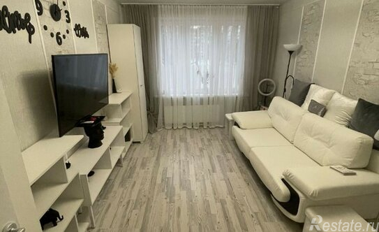 Продажа 2-комн квартиры на вторичном рынке Молодогвардейская улица,  д. 24