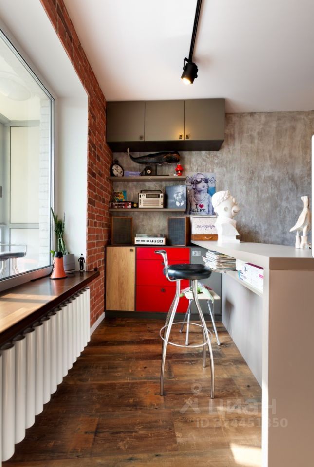 Продажа 3-комн квартиры на вторичном рынке улица Красуцкого, 3М