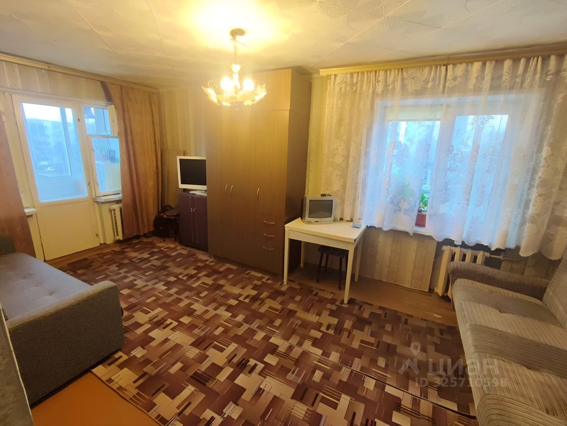 Продажа 1-комн квартиры на вторичном рынке Кашира, Садовая улица, 30