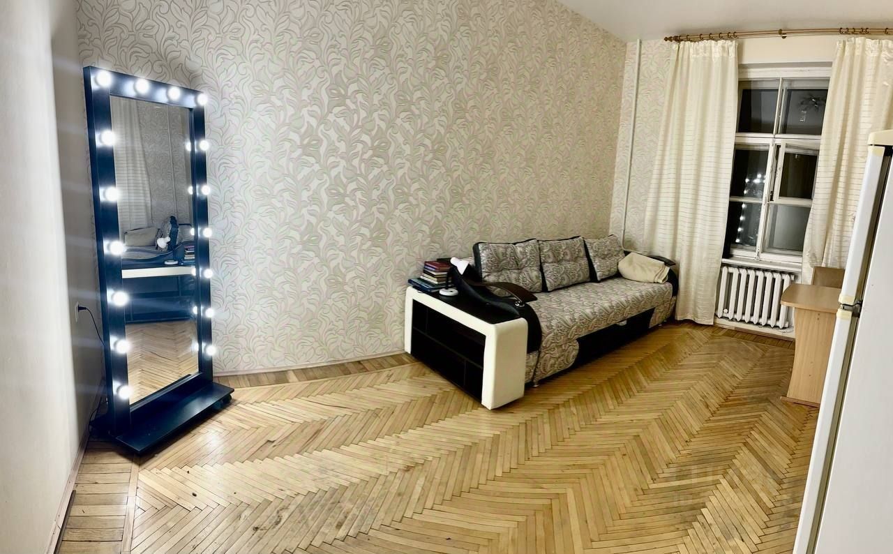 Продажа комнаты проспект Средний Васильевского острова, 52
