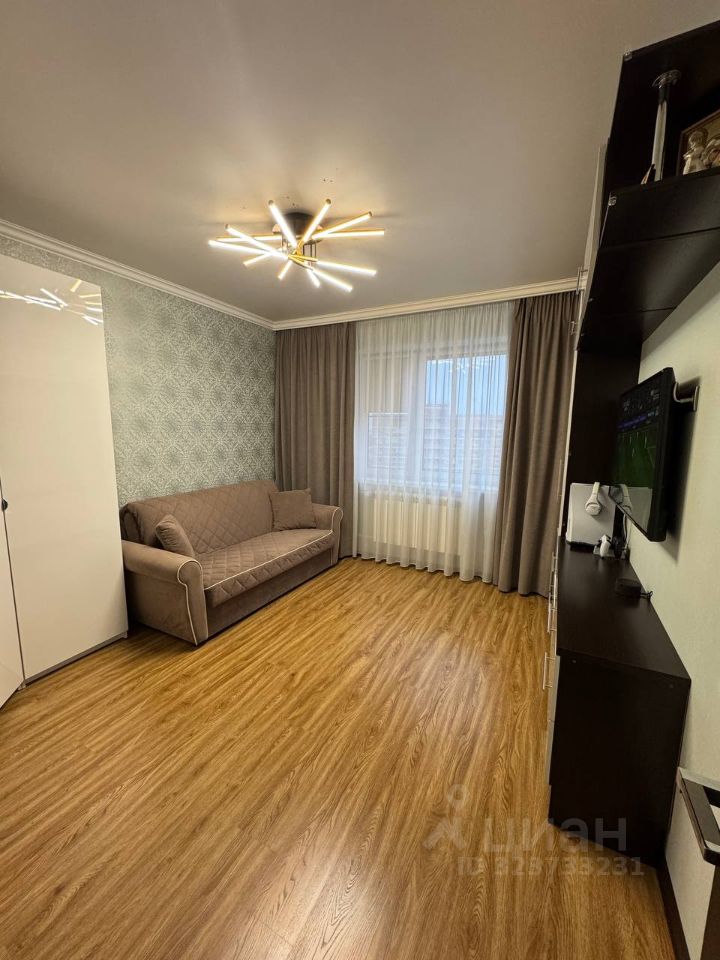 Продажа 2-комн квартиры на вторичном рынке Климовск мкр, проезд Больничный,  д. 2к1