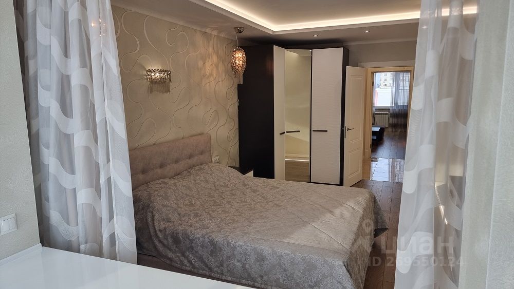 Аренда 2-комн квартиры на вторичном рынке улица Александры Монаховой, 101