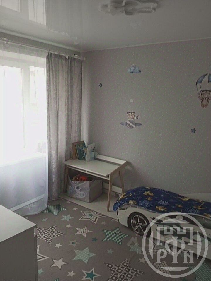 Продажа 4-комн квартиры на вторичном рынке Сланцы, улица Ленина, 32В