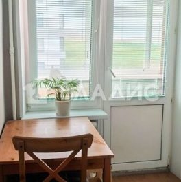 Продажа 1-комн квартиры на вторичном рынке Парковая 16-я ул,  д. 10