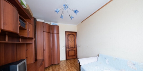 3-комн квартира Изюмская улица,  д. 28