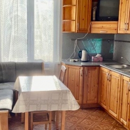 Продажа 2-комн квартиры на вторичном рынке Маршала Казакова ул,  д. 9,  к. 1