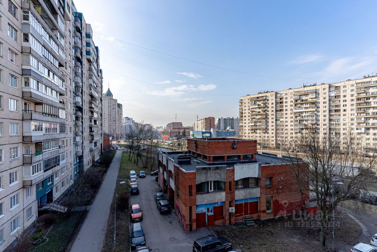 Продажа 3-комн квартиры на вторичном рынке проспект Наставников, 29К1