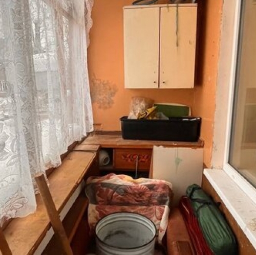 1-комн квартира Тихвин, ул Коммунаров,  д. 18