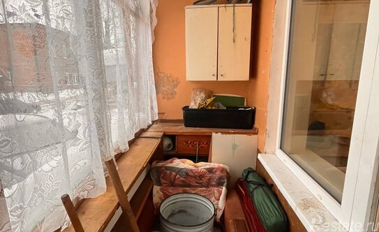 Продажа 1-комн квартиры на вторичном рынке Тихвин, ул Коммунаров,  д. 18