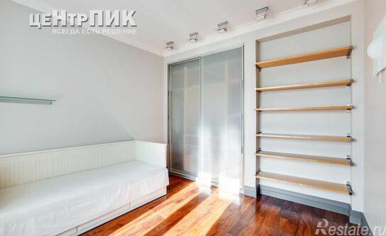 Продажа 1-комн квартиры на вторичном рынке улица Фомичёвой,  д. 3 с1