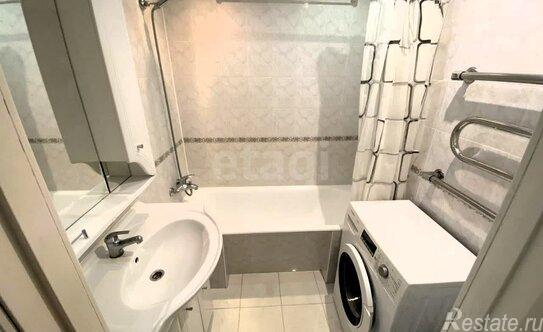 Продажа 2-комн квартиры на вторичном рынке улица Академика Анохина,  д. 13