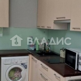 Продажа 1-комн квартиры на вторичном рынке Центральная улица,  д. 35