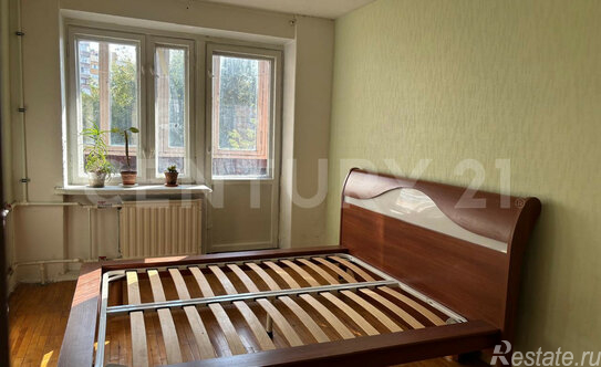 Продажа 3-комн квартиры на вторичном рынке Стачек пр-кт,  д. 83а