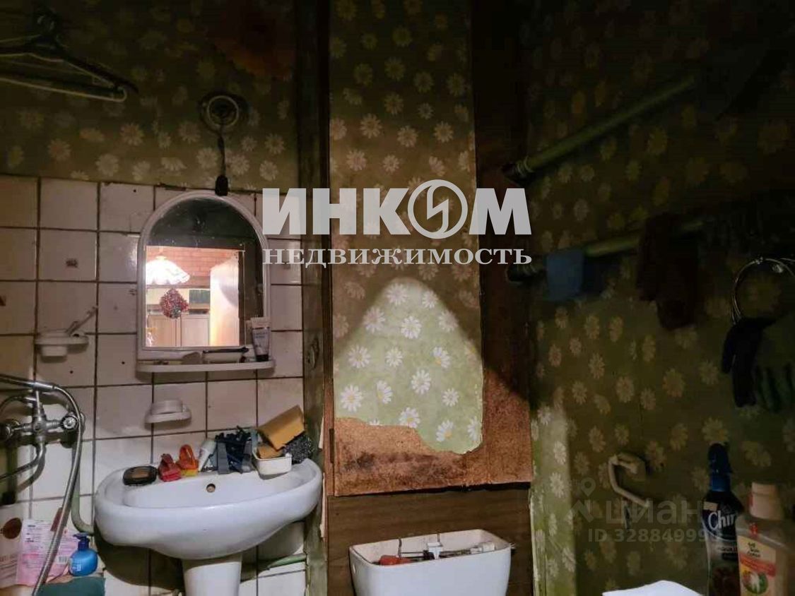 Продажа 1-комн квартиры на вторичном рынке Череповецкая улица, 16