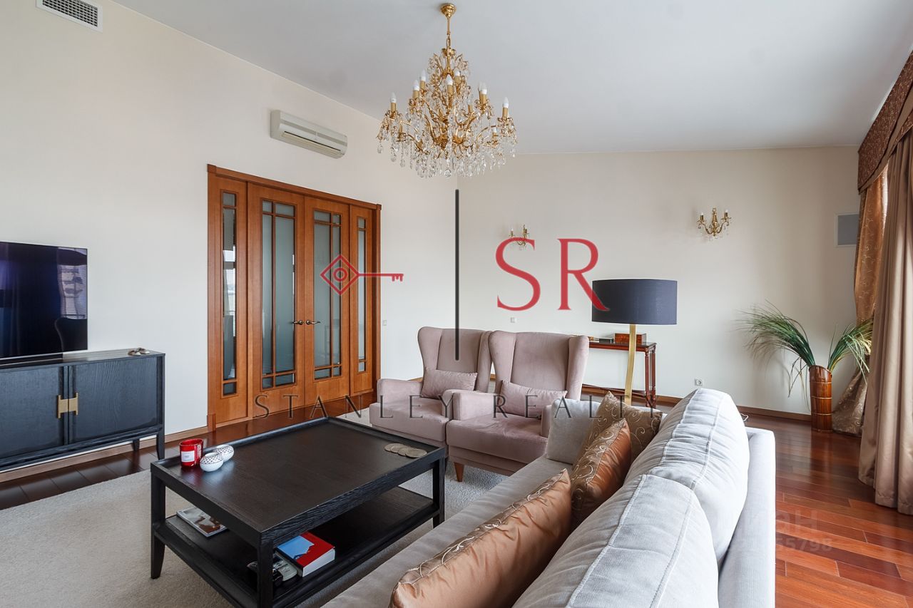 Аренда 5-комн квартиры на вторичном рынке набережная Реки Фонтанки, 25