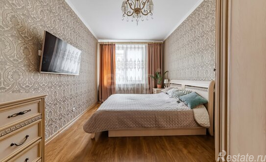 Продажа 2-комн квартиры на вторичном рынке улица Седова,  д. 24 к1 литВ