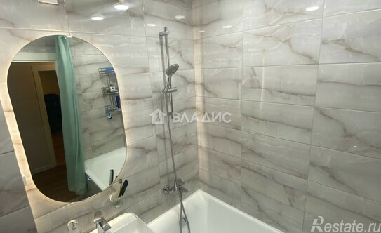 Продажа 1-комн квартиры на вторичном рынке Осенний б-р,  д. 6