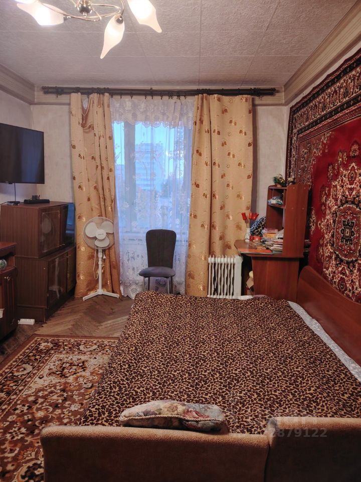 Продажа 2-комн квартиры на вторичном рынке улица Генерала Симоняка, 5