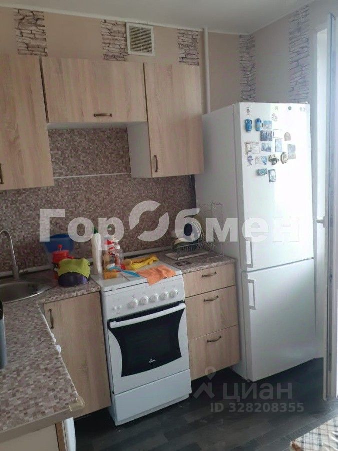 Продажа 2-комн квартиры на вторичном рынке улица Обручева, 49