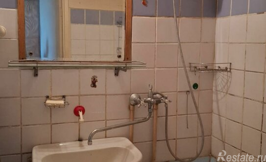 Продажа 2-комн квартиры на вторичном рынке улица Сталеваров,  д. 10 к1