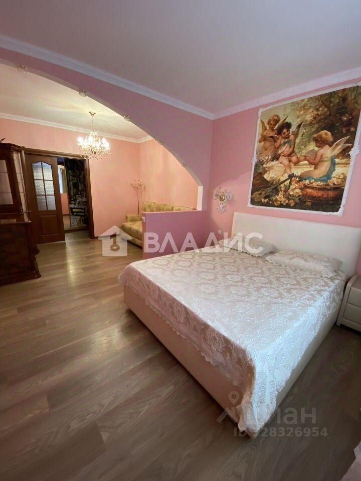 Продажа 2-комн квартиры на вторичном рынке Южный мкр, улица Центральная, 2