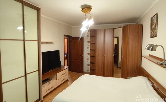 Продажа 3-комн квартиры на вторичном рынке ул Борисовские Пруды,  д. 38