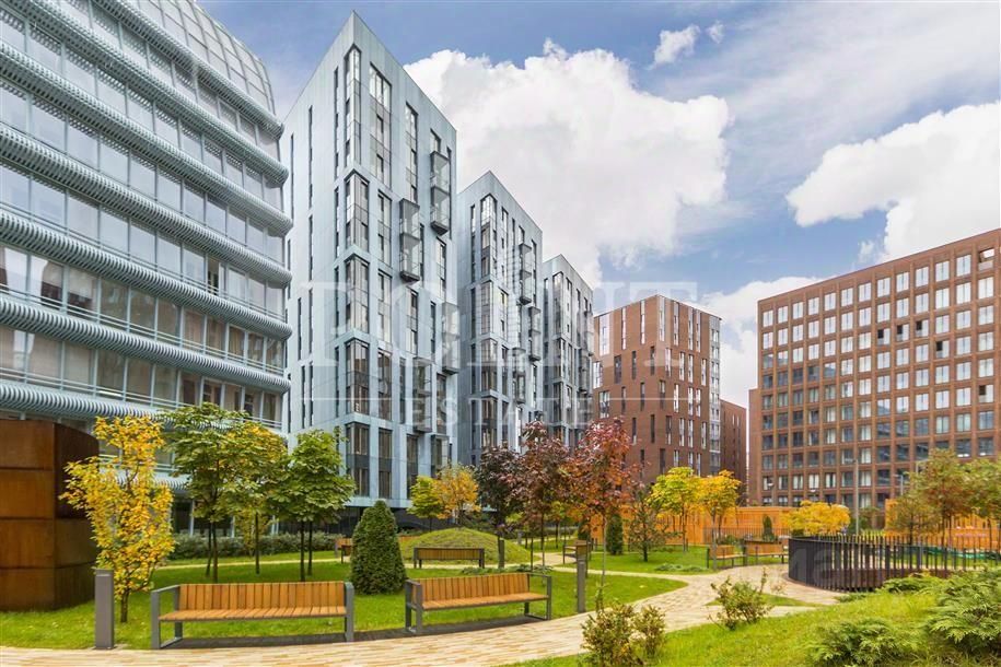 Продажа 5-комн квартиры на вторичном рынке улица Усачева, 13