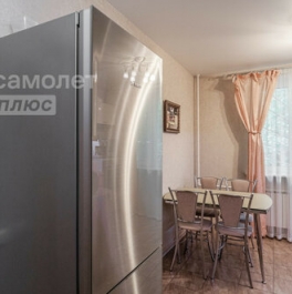 Продажа 2-комн квартиры на вторичном рынке улица Новаторов,  д. 40 к2