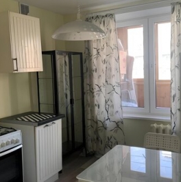 Аренда 3-комн квартиры на вторичном рынке Парковая 6-я ул,  д. 7