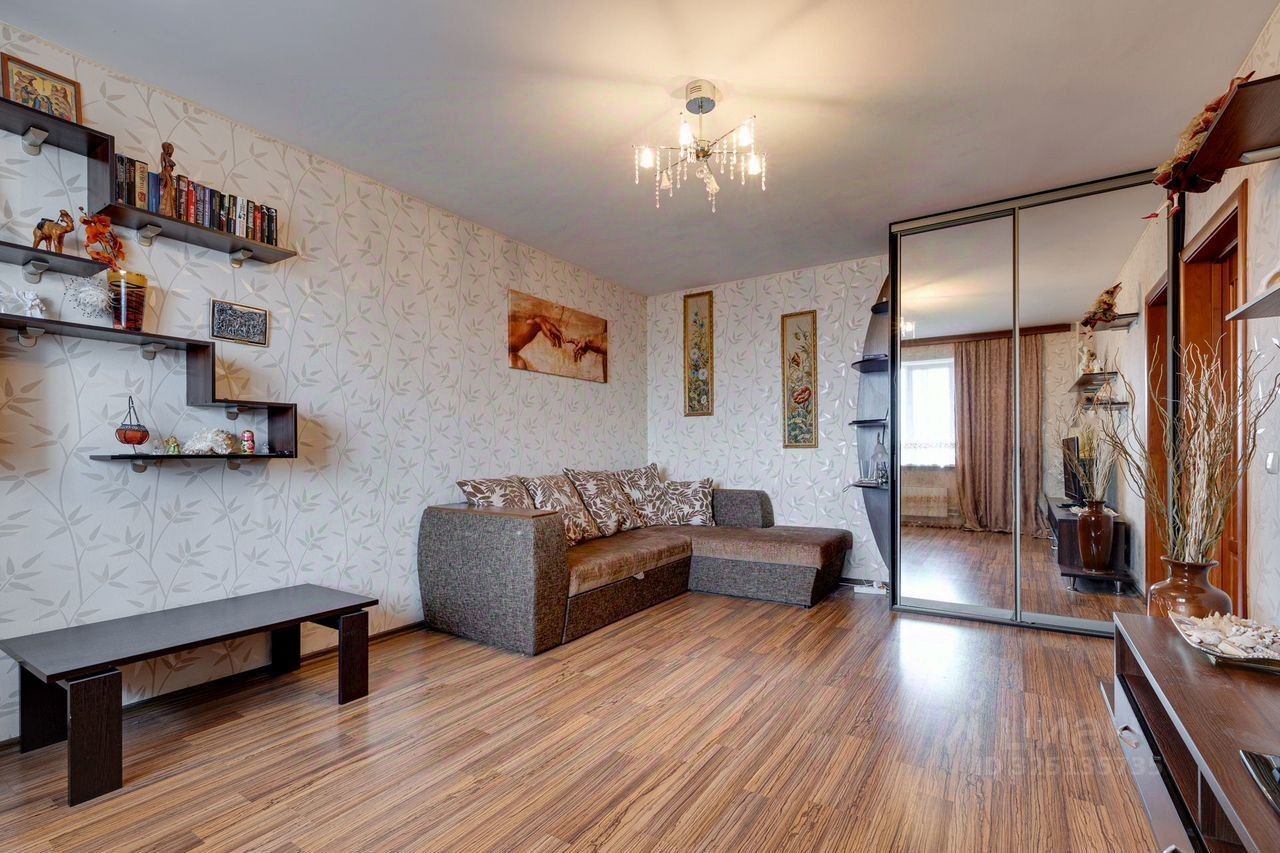 Продажа 2-комн квартиры на вторичном рынке пос. Совхоза имени Ленина, 17к3