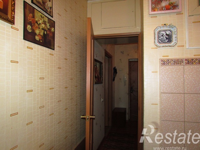 Продажа 1-комн квартиры на вторичном рынке Белоозерский пгт, 60 лет Октября ул ,  д. 4