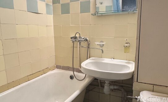 Продажа 1-комн квартиры на вторичном рынке ул Корнейчука,  д. 52