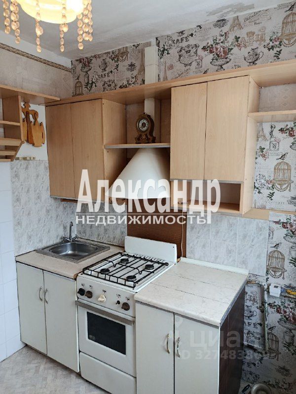 Продажа 1-комн квартиры на вторичном рынке пос. Мга, проспект Комсомольский, 64