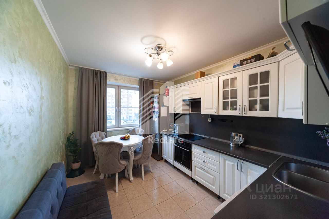 Продажа 2-комн квартиры на вторичном рынке Южный мкр, улица Курыжова, 28к1