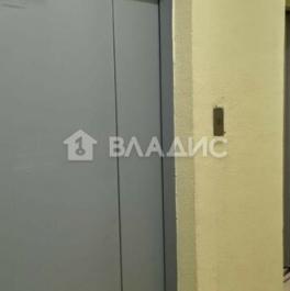 Продажа 1-комн квартиры на вторичном рынке Сходня, Вишнёвая улица,  д. 14