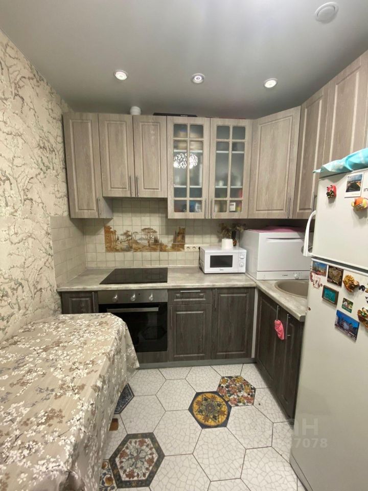 Продажа 2-комн квартиры на вторичном рынке Нахабино пгт, улица Покровская, 6